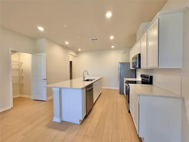 Listing Photo 7