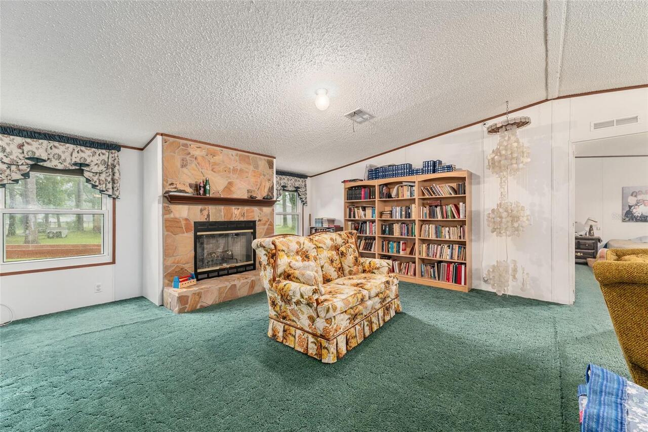 Listing Photo 14