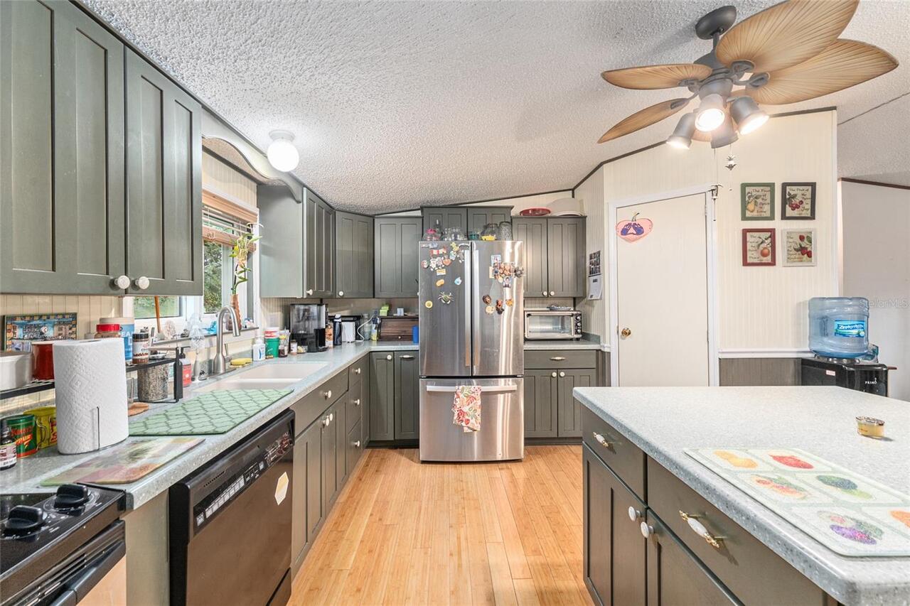 Listing Photo 17