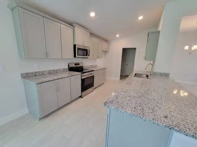 Listing Photo 9