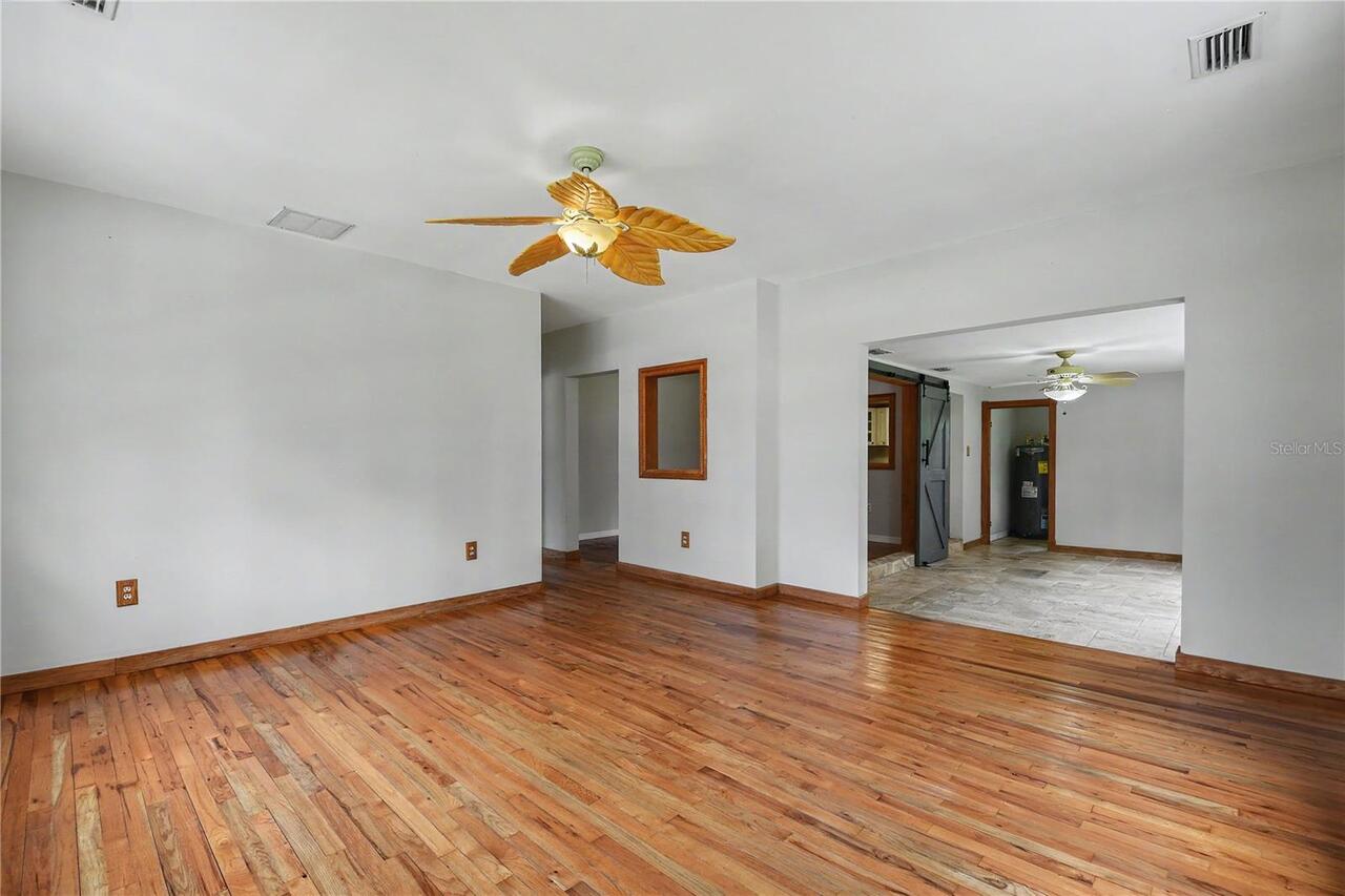 Listing Photo 14