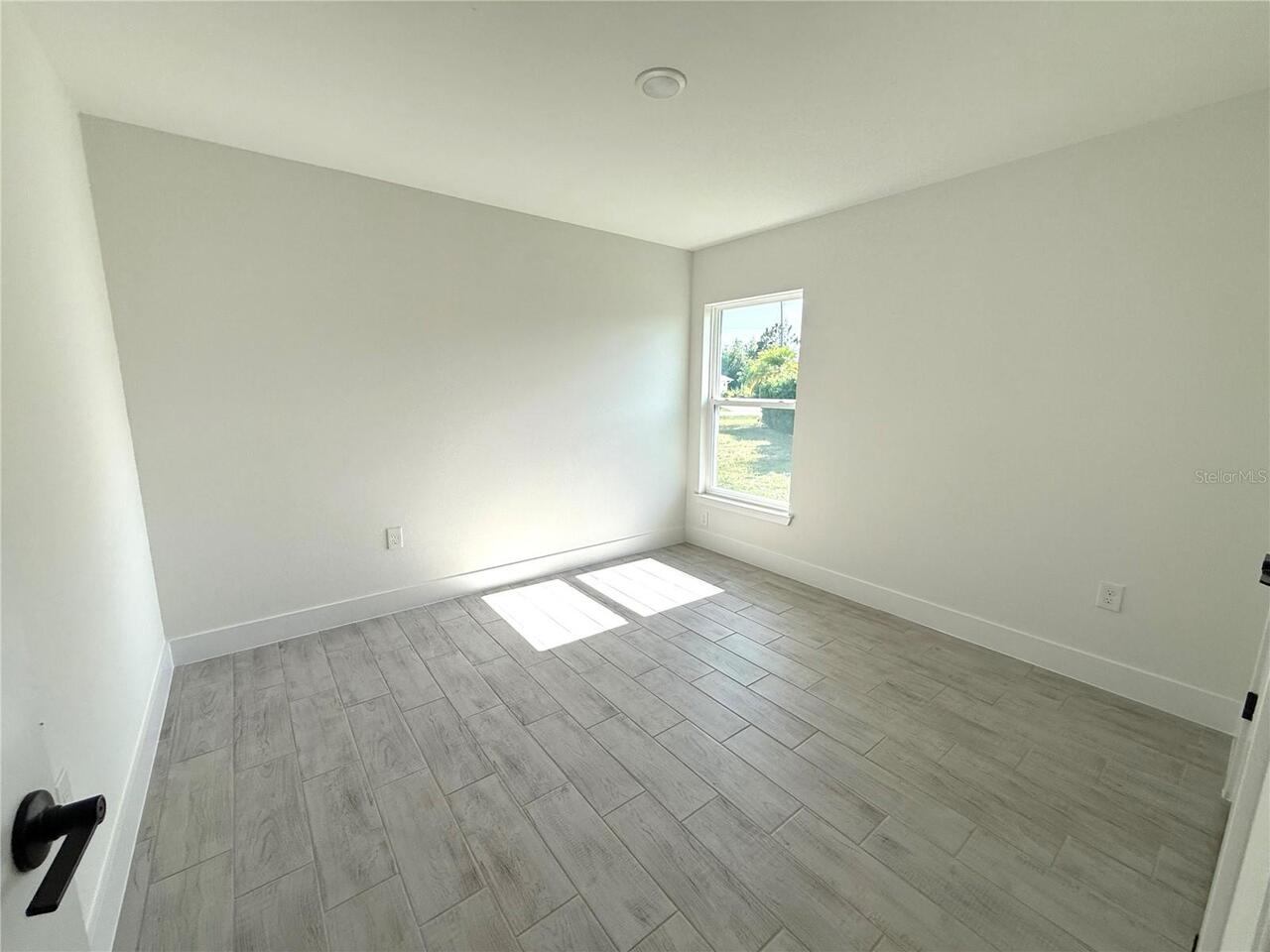 Listing Photo 20