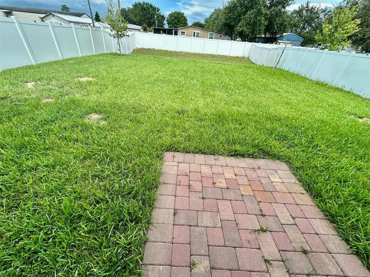 Listing Photo 12