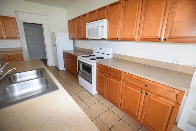 Listing Photo 11