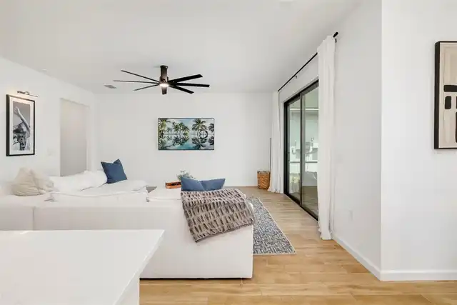 Listing Photo 18