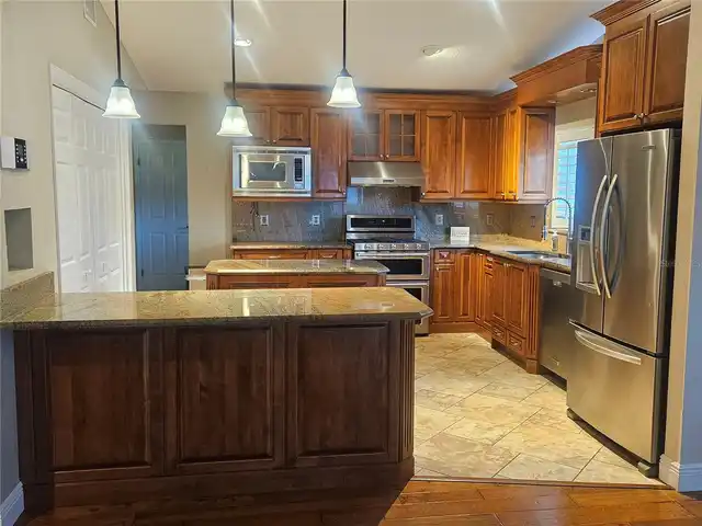 Listing Photo 6