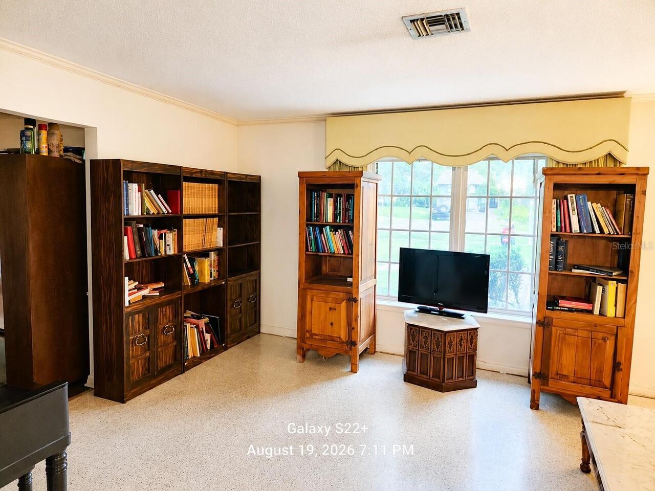 Listing Photo 6