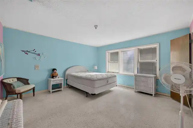 Listing Photo 17
