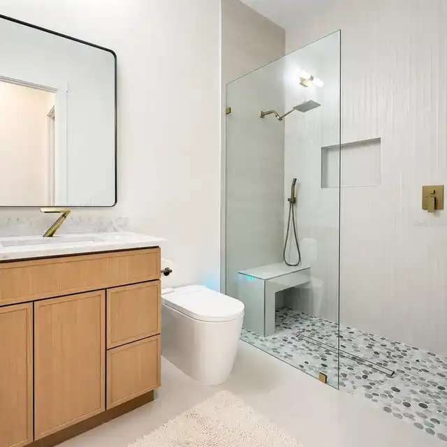 Listing Photo 12