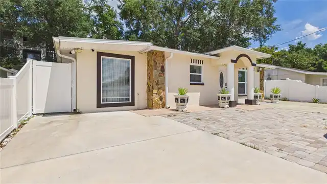 Listing Photo 6
