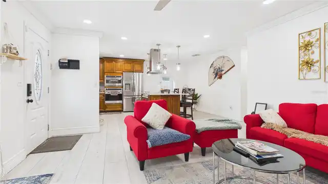 Listing Photo 12