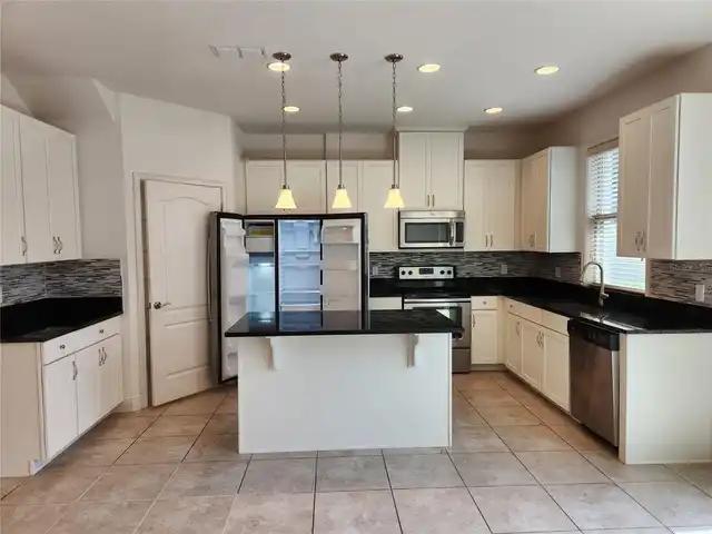 Listing Photo 15