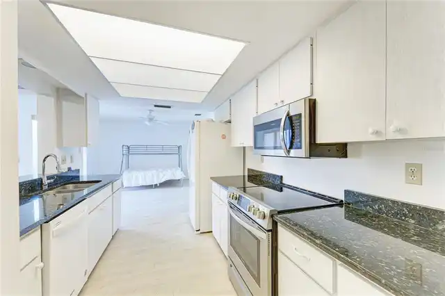 Listing Photo 14
