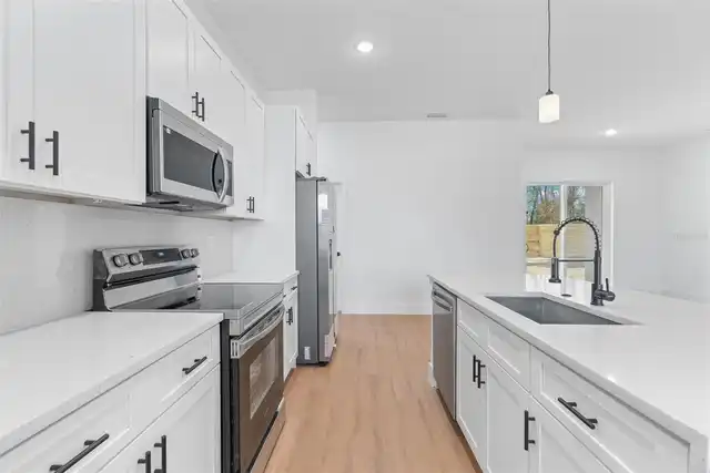 Listing Photo 10