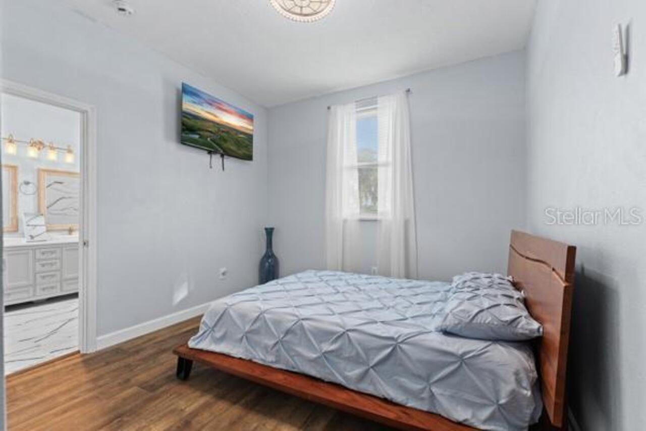 Listing Photo 12