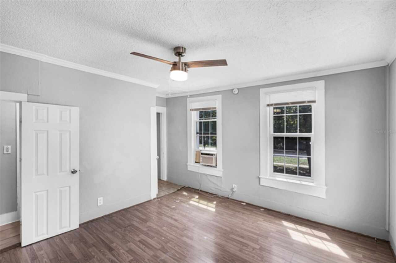 Listing Photo 9
