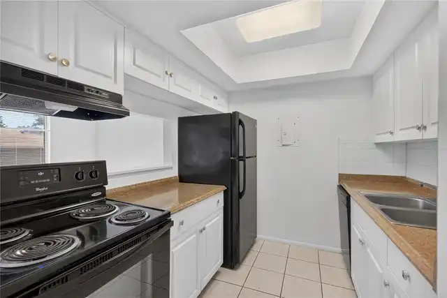Listing Photo 9