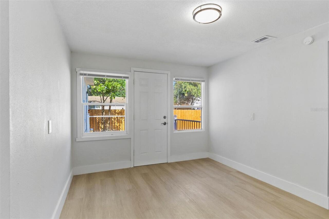 Listing Photo 9