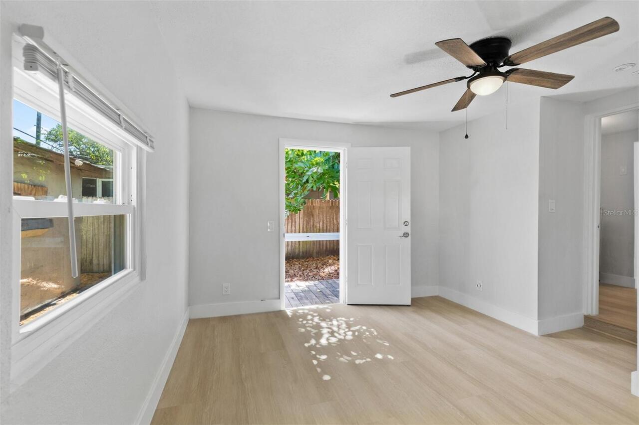 Listing Photo 12