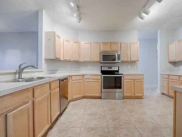 Listing Photo 17