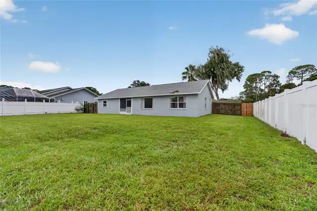 Listing Photo 12
