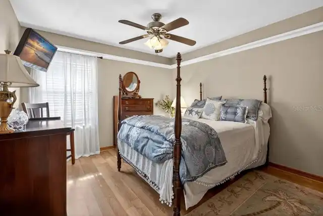 Listing Photo 18