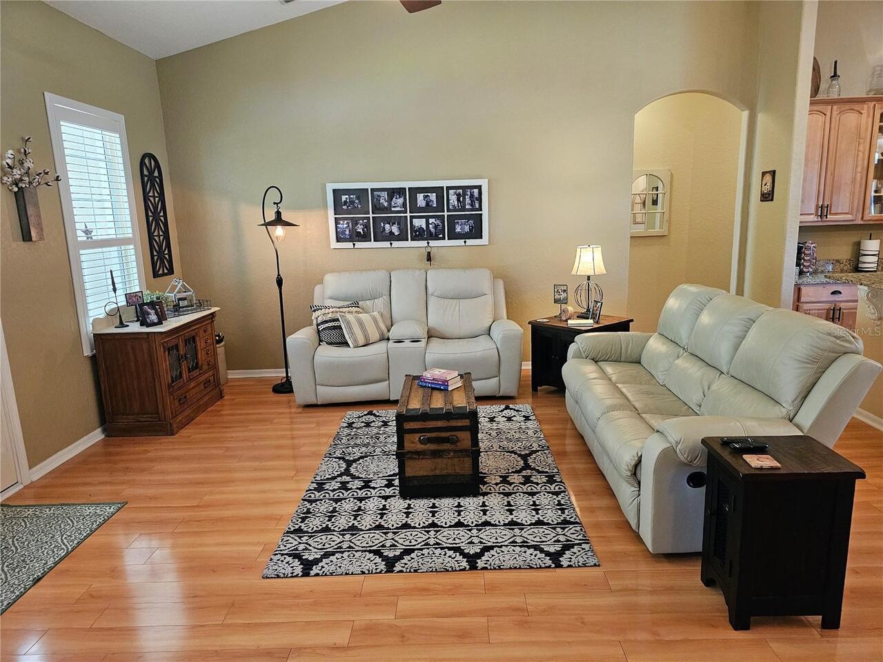 Listing Photo 14
