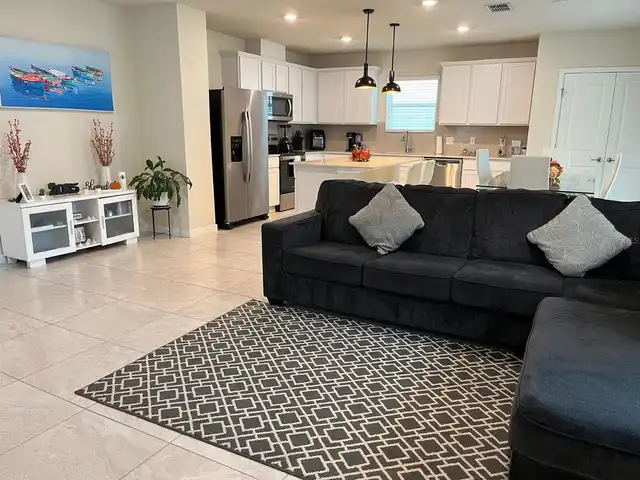 Listing Photo 10