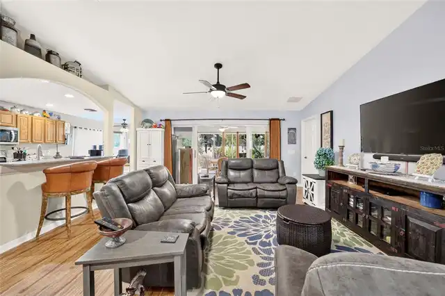 Listing Photo 10