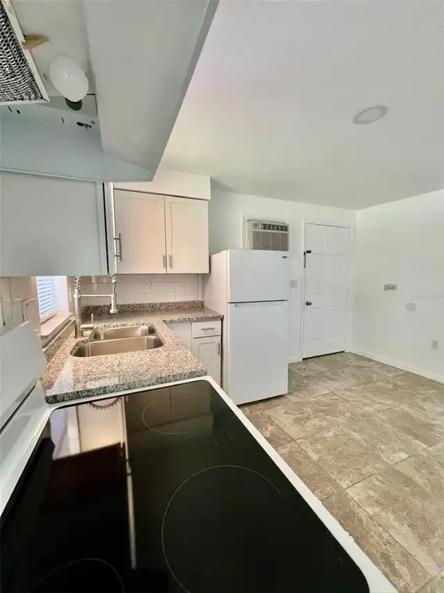 Listing Photo 9
