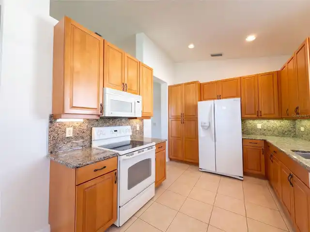 Listing Photo 7