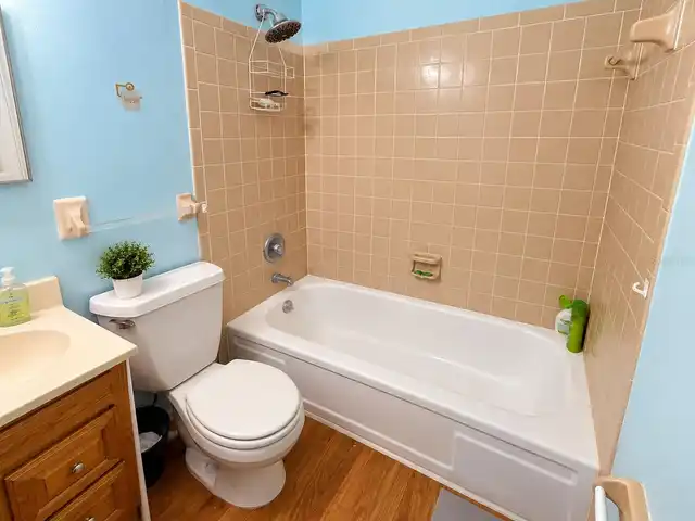 Listing Photo 9