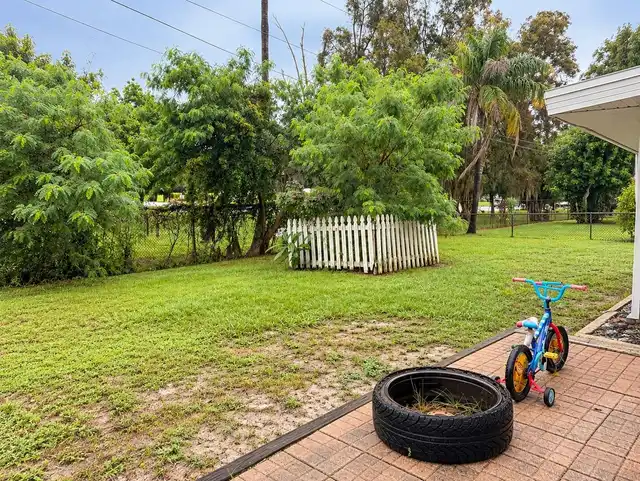 Listing Photo 10