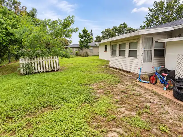 Listing Photo 11