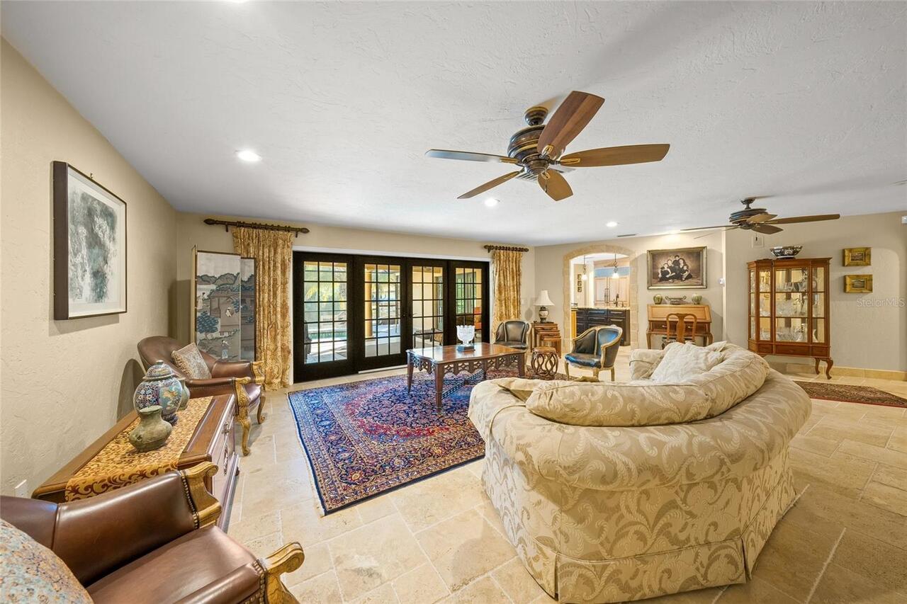 Listing Photo 10