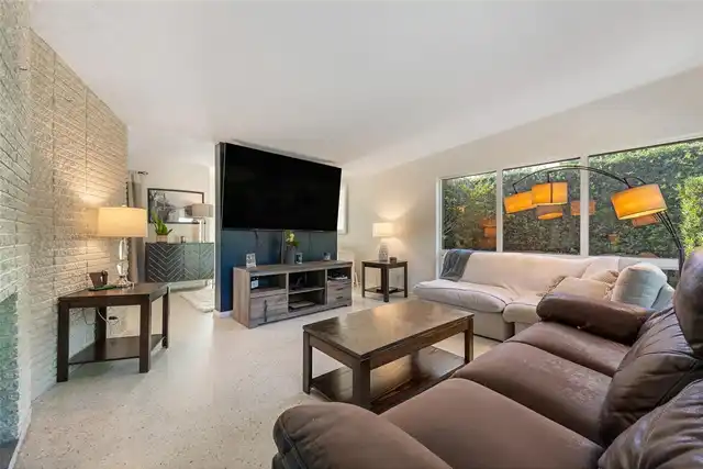 Listing Photo 19