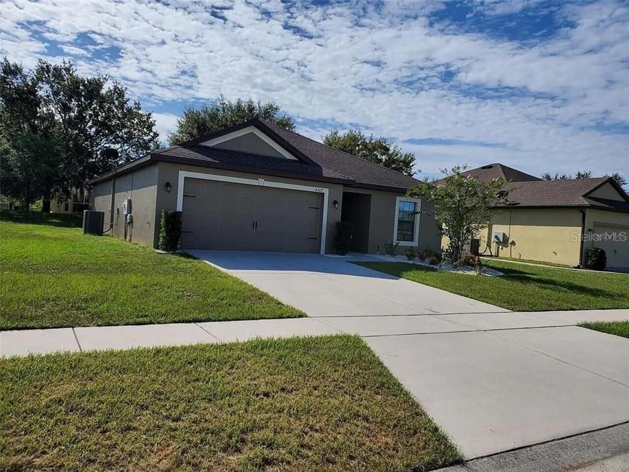 Tavares Real Estate