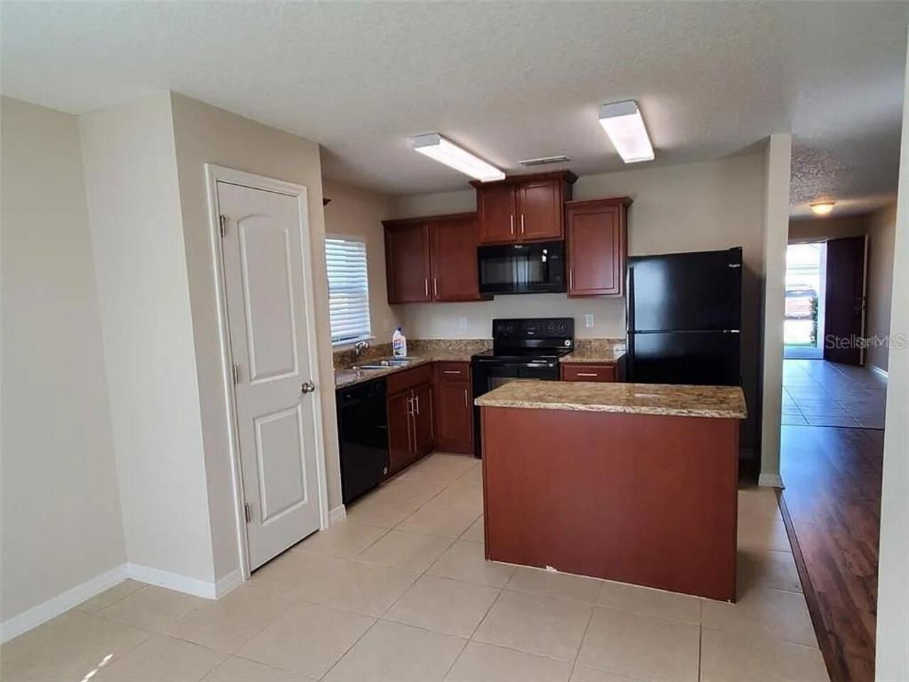 Listing Photo 6