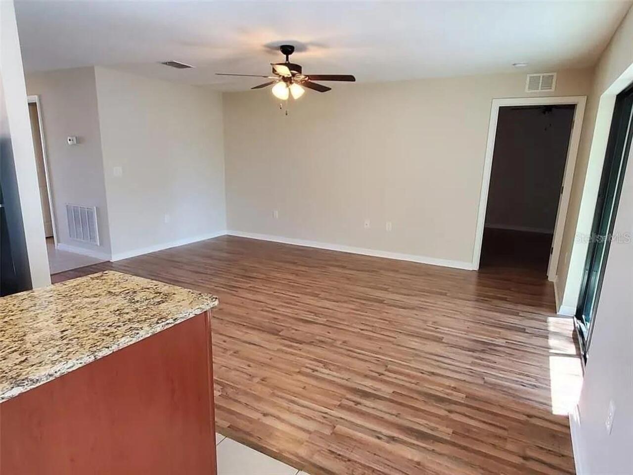 Listing Photo 7