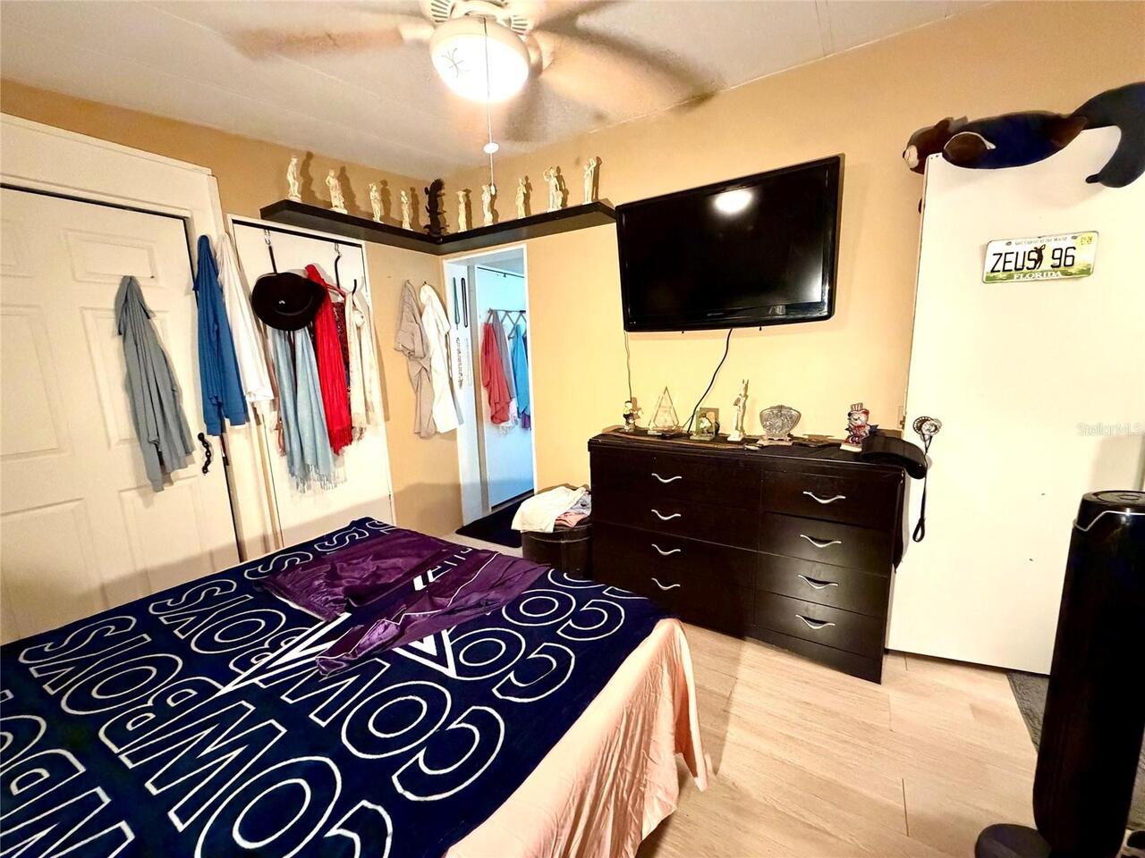 Listing Photo 11