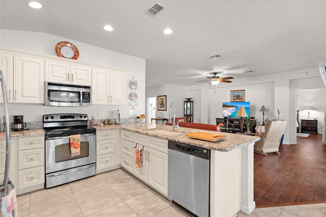 Listing Photo 11