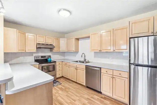Listing Photo 8