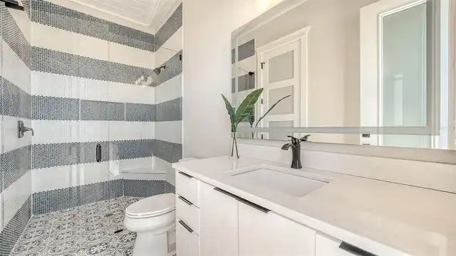 Listing Photo 16
