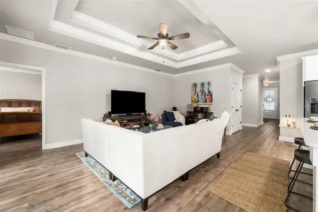 Listing Photo 7