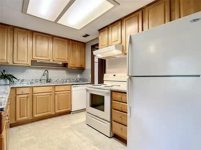 Listing Photo 7