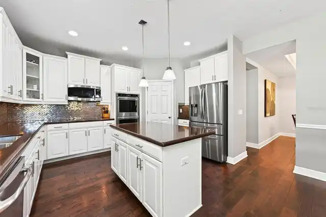 Listing Photo 9