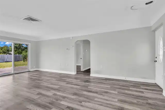 Listing Photo 7