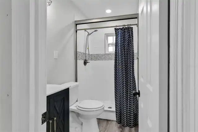 Listing Photo 15
