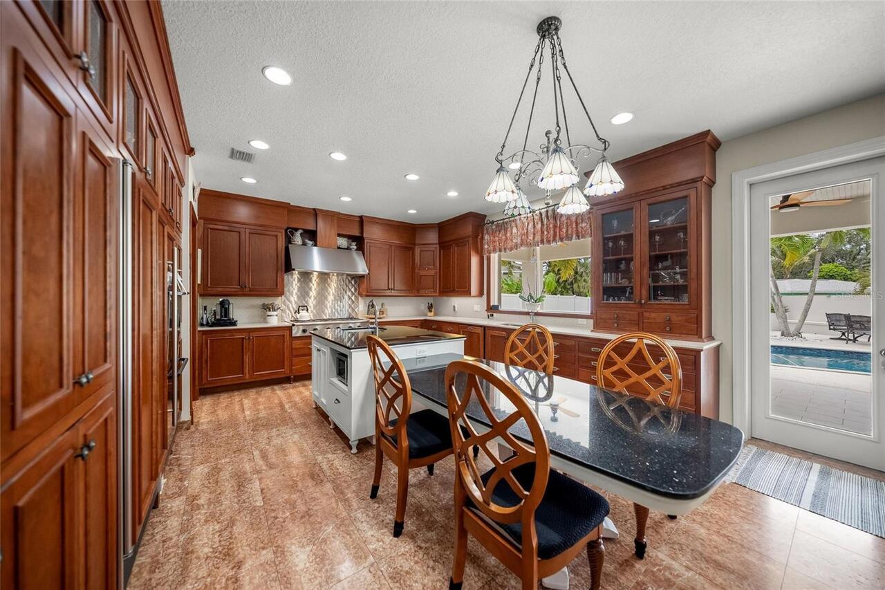 Listing Photo 11