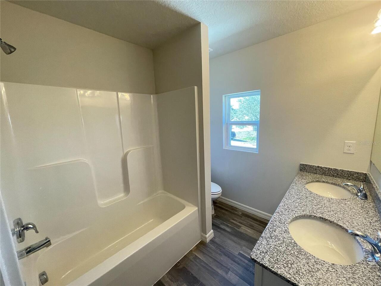 Listing Photo 16